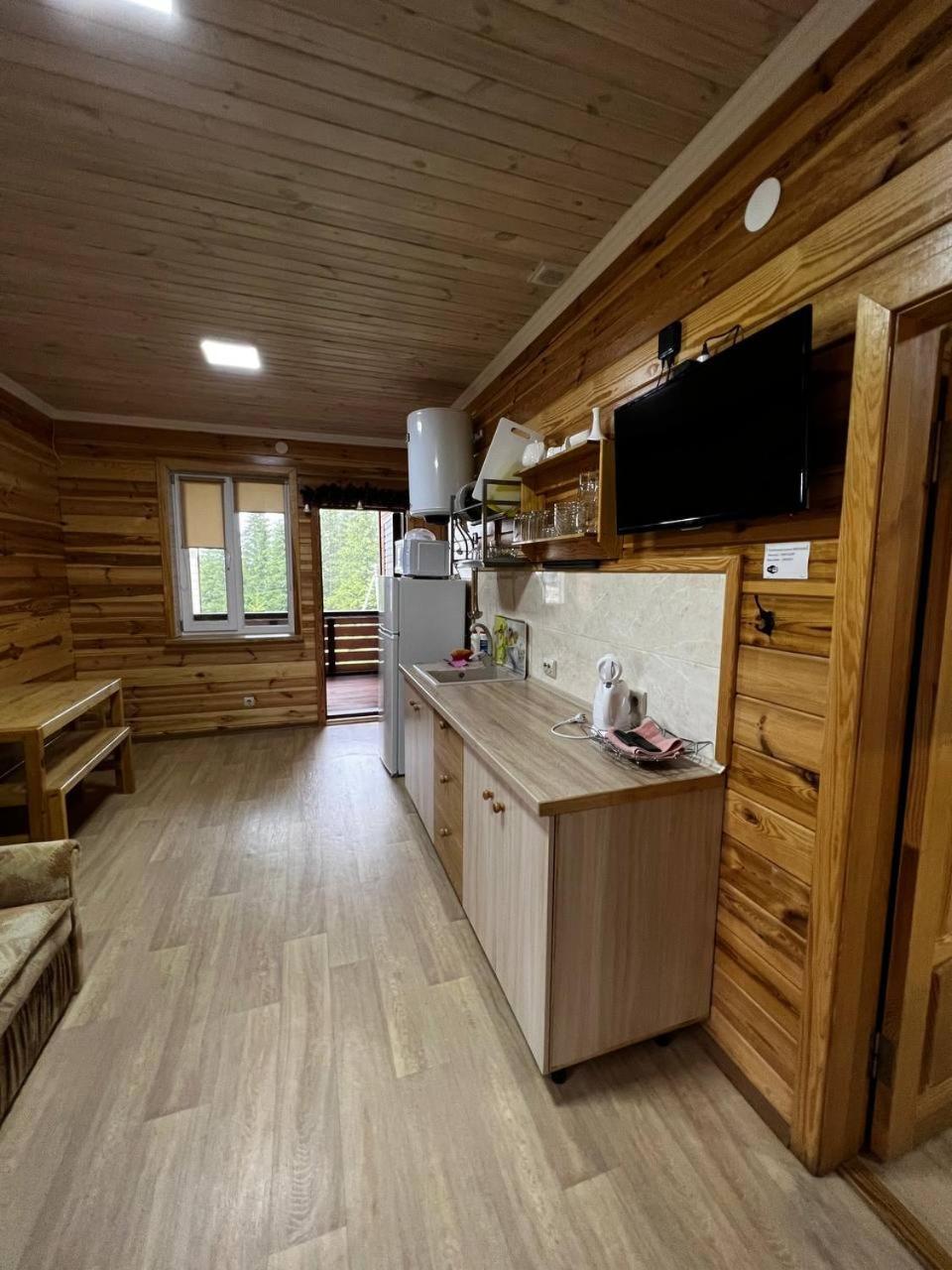 Коттедж Для Отдыха Дискавери Yablunytsia Dış mekan fotoğraf